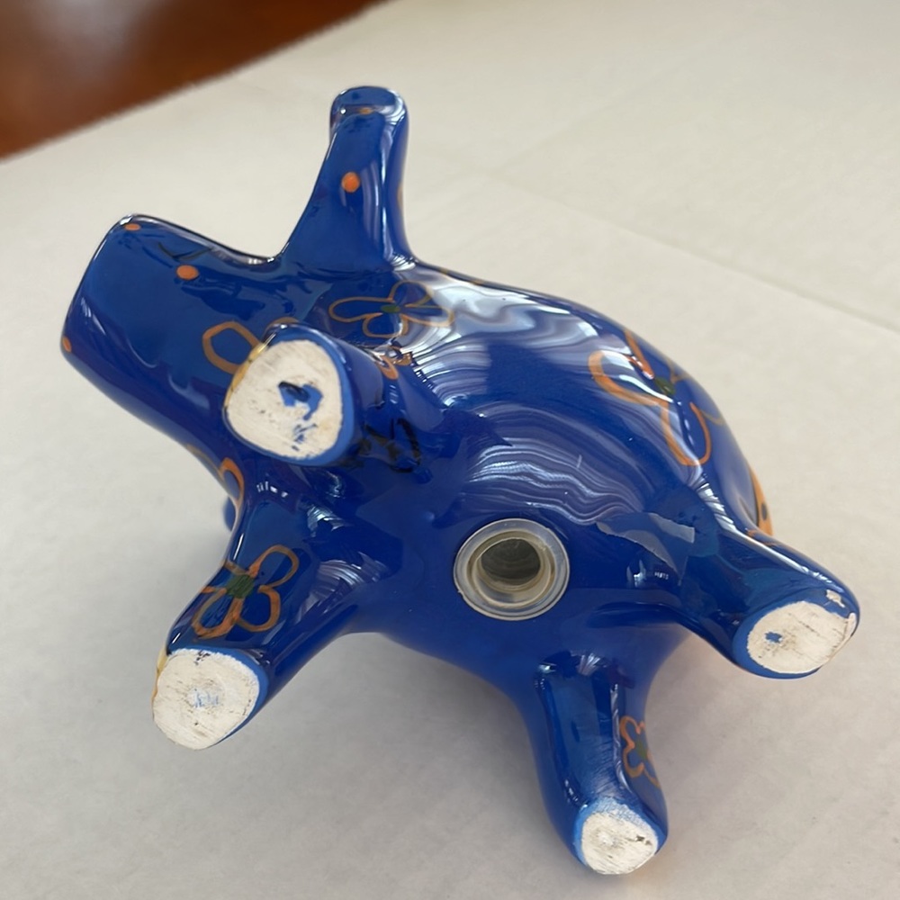 Salt & Pepper Shakers - Picture 4 of 6
